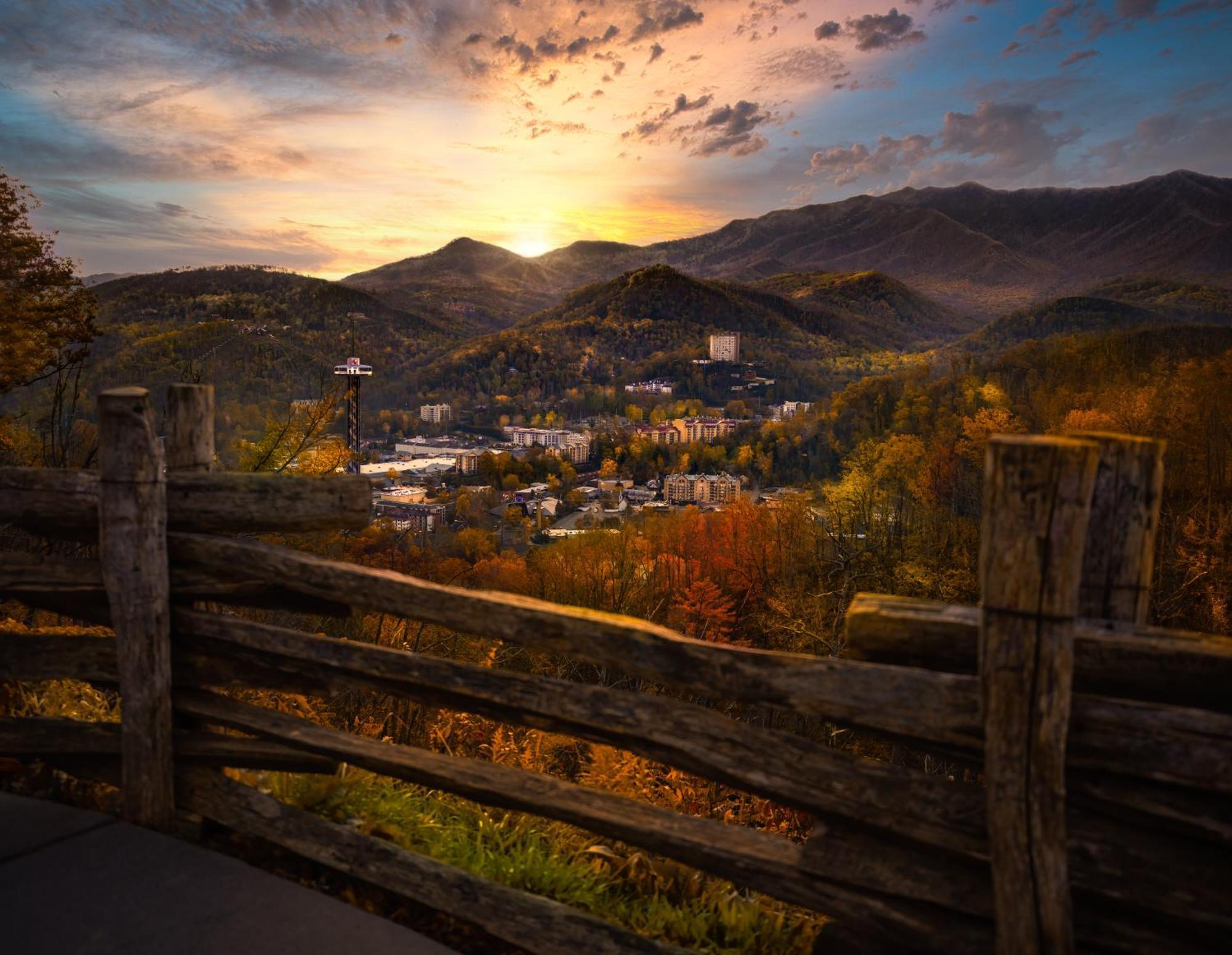 Mountain Eden, Hot Tub, Resort Pool, Wifi, 1089 Free Tickets Each Paid Day, Dollywood And More Гетлинбург Екстериор снимка