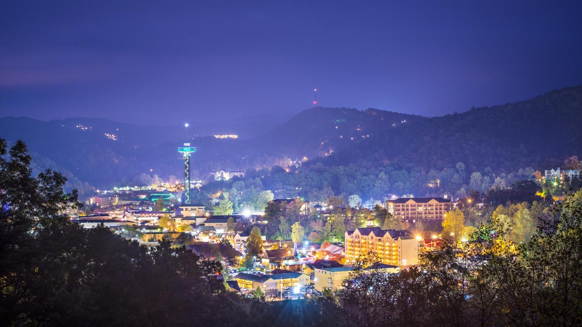 Mountain Eden, Hot Tub, Resort Pool, Wifi, 1089 Free Tickets Each Paid Day, Dollywood And More Гетлинбург Екстериор снимка