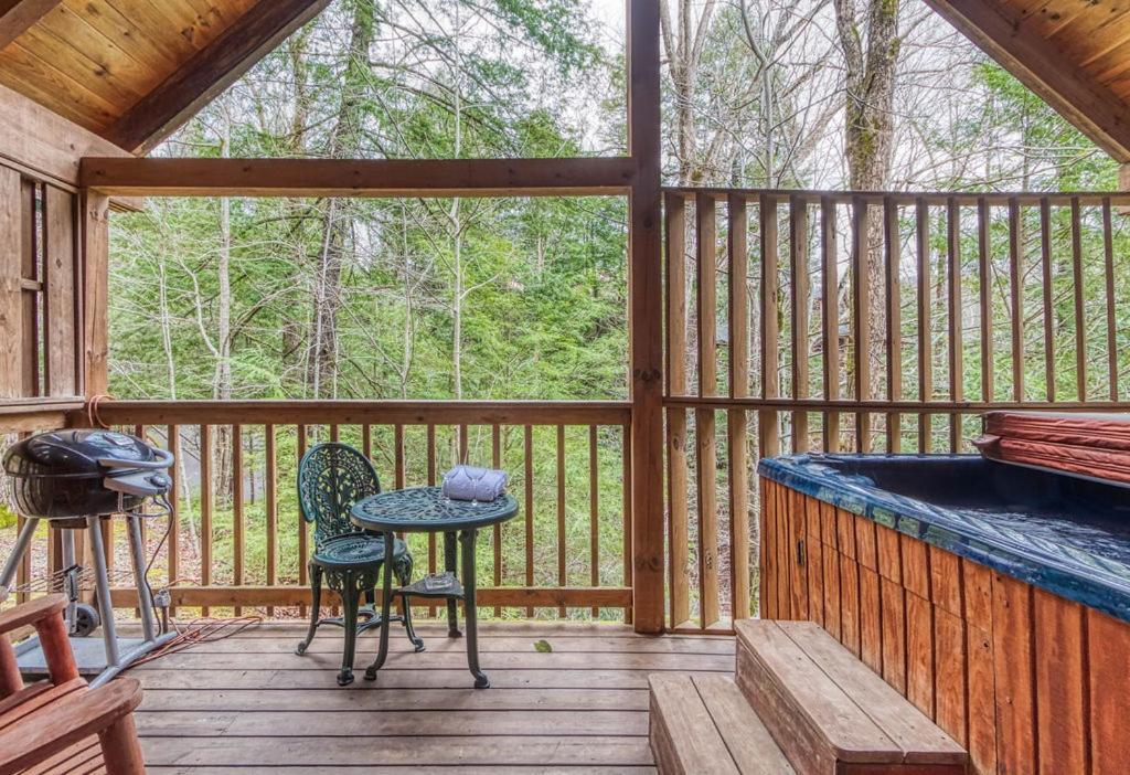 Mountain Eden, Hot Tub, Resort Pool, Wifi, 1089 Free Tickets Each Paid Day, Dollywood And More Гетлинбург Екстериор снимка