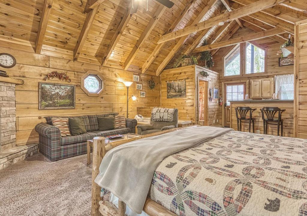 Mountain Eden, Hot Tub, Resort Pool, Wifi, 1089 Free Tickets Each Paid Day, Dollywood And More Гетлинбург Екстериор снимка