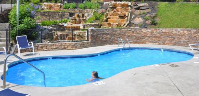 Mountain Eden, Hot Tub, Resort Pool, Wifi, 1089 Free Tickets Each Paid Day, Dollywood And More Гетлинбург Екстериор снимка